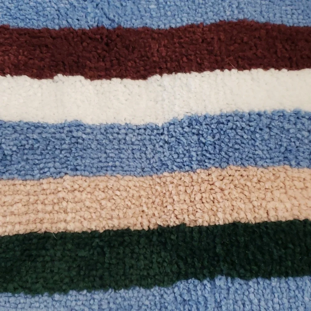 ROOM ESSENTIALS BATH RUG - Picture 6 of 6